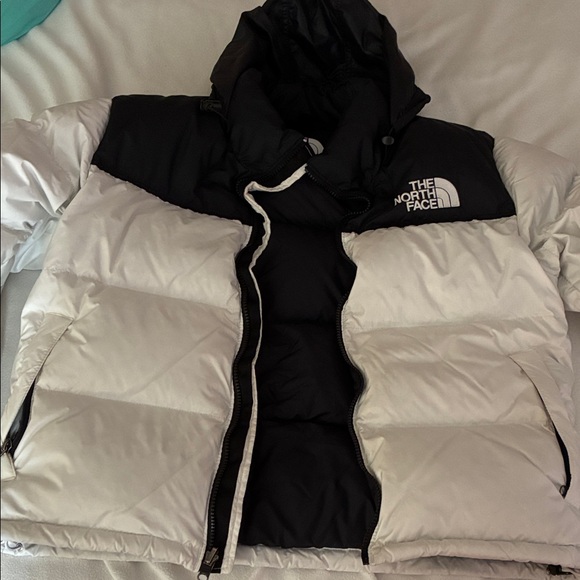 The North Face Jackets & Blazers - The North Face Black and white Puffer Jacket